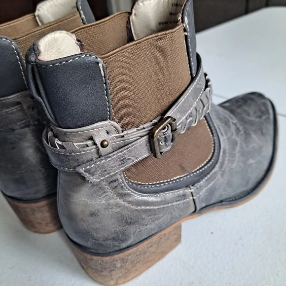 Maurices Breana Booties Gray - Picture 6 of 9